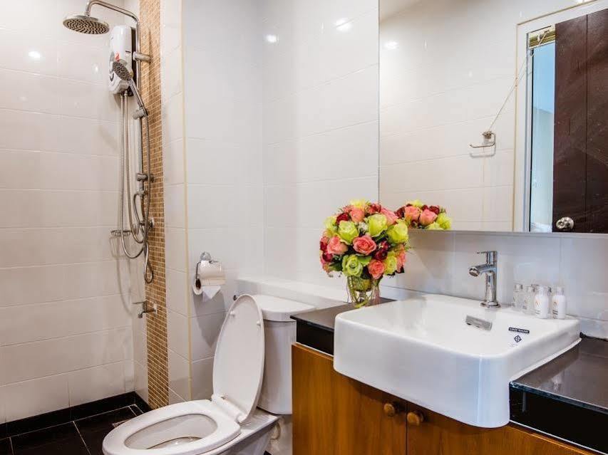 Herry Residence Chiang Mai Bagian luar foto