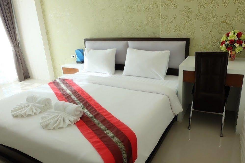 Herry Residence Chiang Mai Bagian luar foto