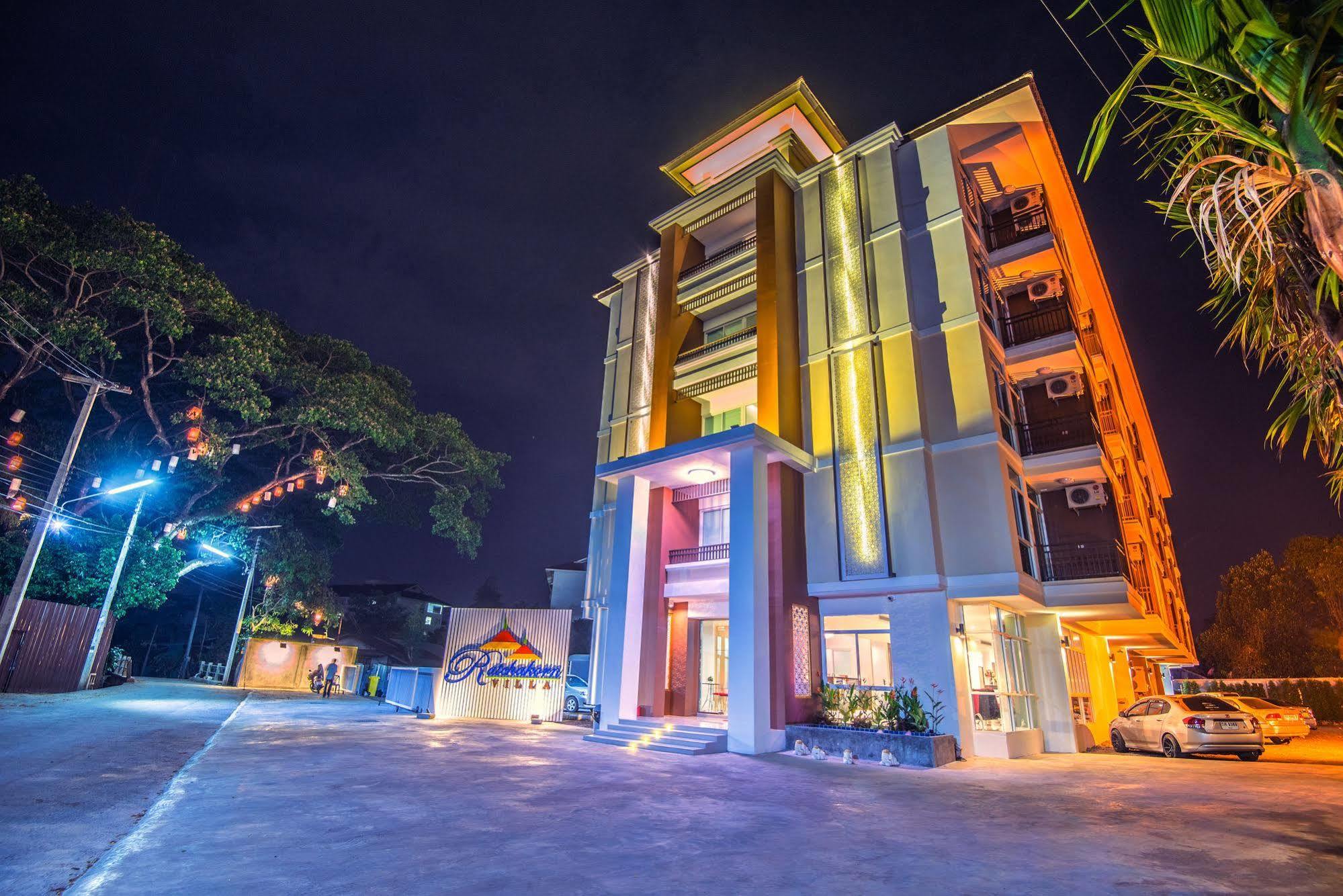 Herry Residence Chiang Mai Bagian luar foto