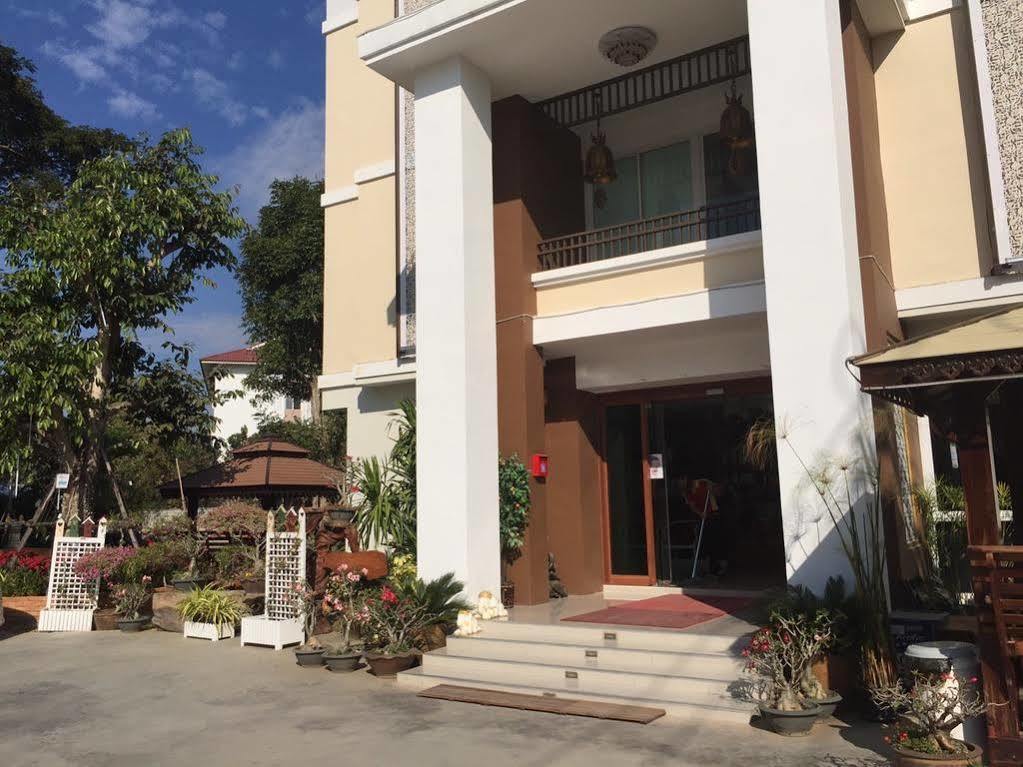 Herry Residence Chiang Mai Bagian luar foto