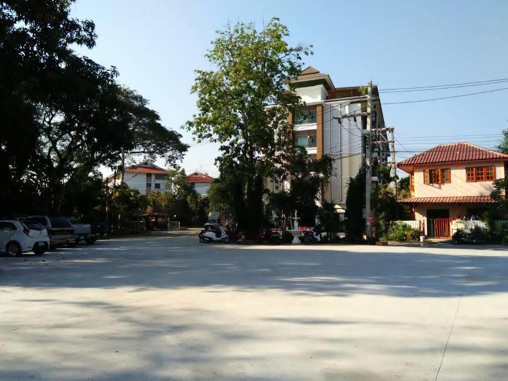 Herry Residence Chiang Mai Bagian luar foto