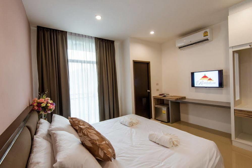 Herry Residence Chiang Mai Bagian luar foto